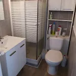 T2 ,1 Chambre,parking,balcon,arrêt Bus à Coté, 10mn Appartement *