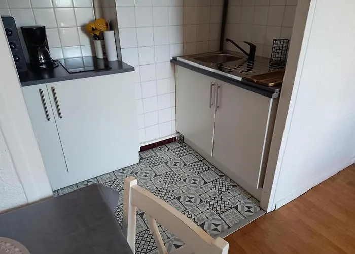 APPARTEMENT T2 ,1 chambre,Parking,balcon,arrêt bus à coté, 10mn plage * Perpignan